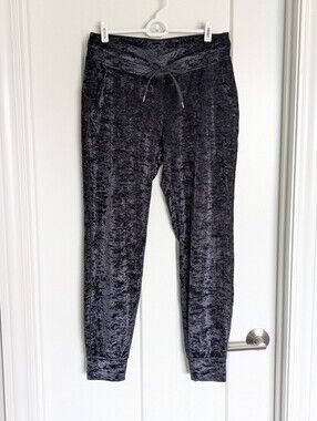 Lululemon Ready To Crush Velour Joggers - Black sz 8